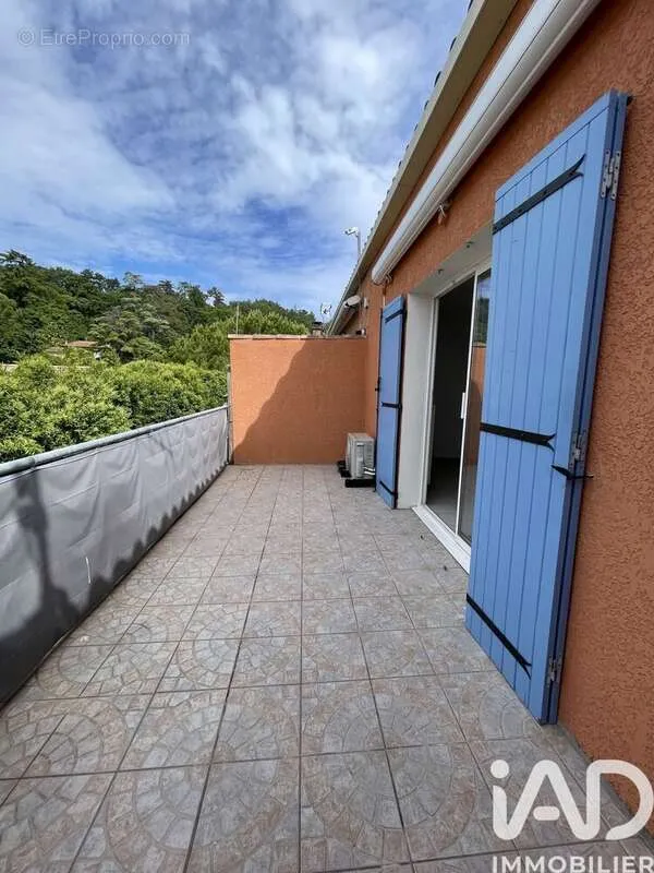 3-toaline korter asukohas Montelimar