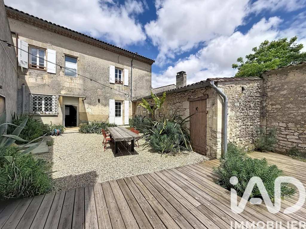 Garden - Charming House with Pool in Saint-Seurin-de-Cadourne