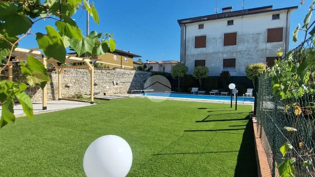 Piscine - Rearranged Apartment with Pool in Lonato
