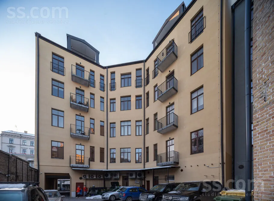Välivaade - 2-Bedroom Apartment in Historic Building, Riga Centre