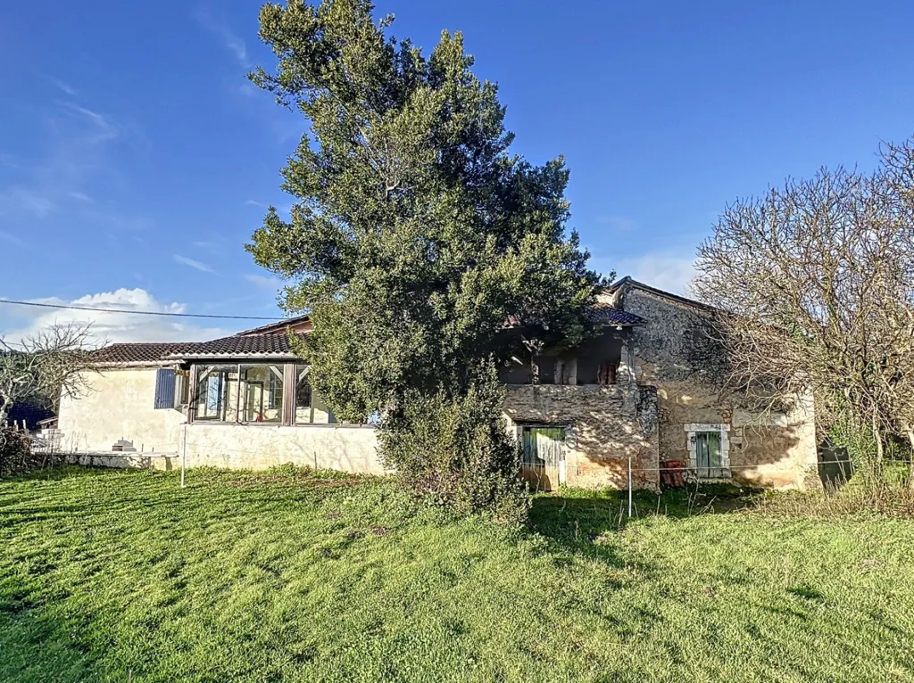 Välivaade - Two-Home Ensemble with Garden in Saint-Germain-du-Salembre