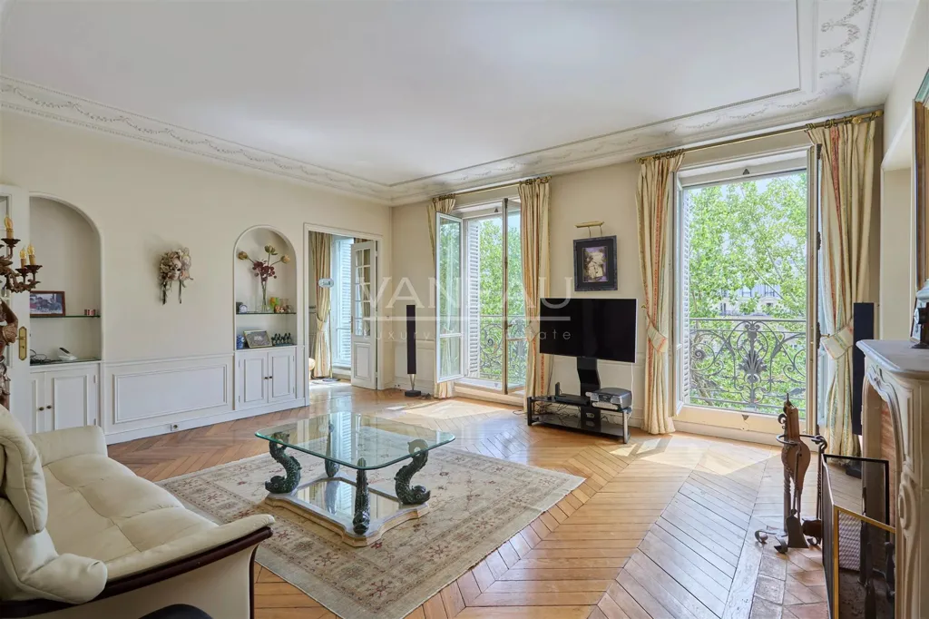 Soggiorno - 4-Room Parisian Apartment with Seine View