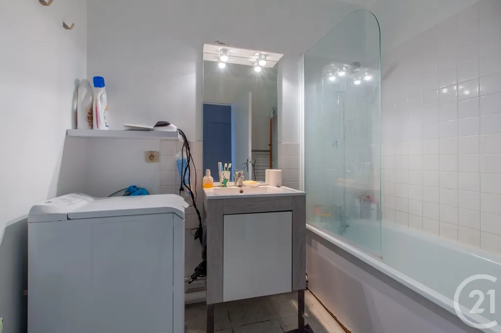Salles de bain - Studio à Proximité Université à Orléans La Source