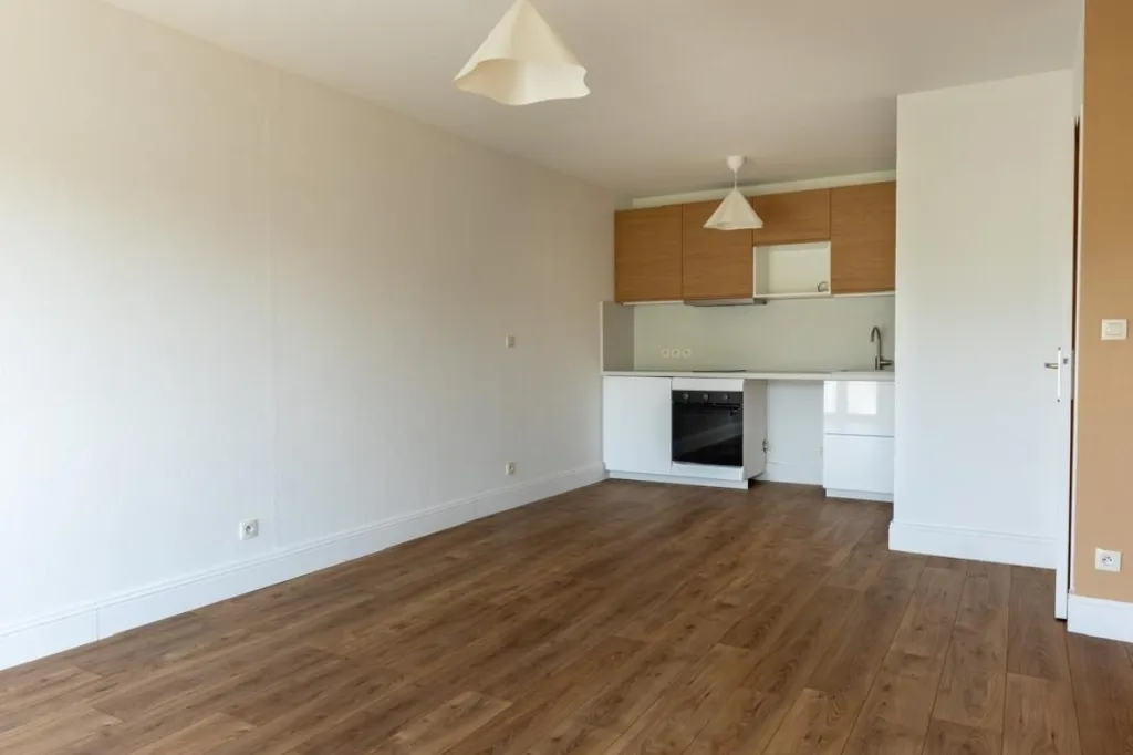 Séjour - Appartement Rénové avec Piscine à Cenon