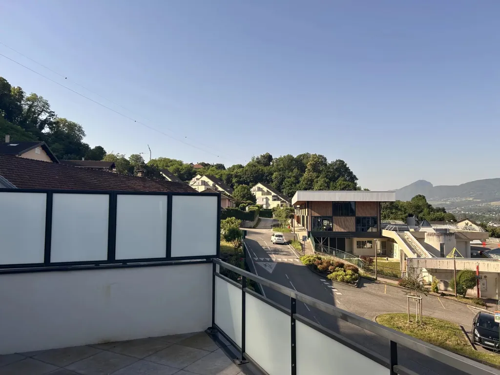 Balcon - Appartement T3 avec Vue Panoramique à Voglans