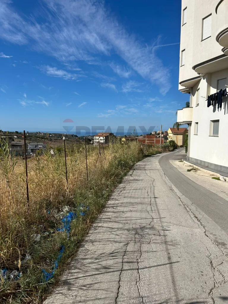 Aed - Buildable Plot in Favara, Via delle Magnolie