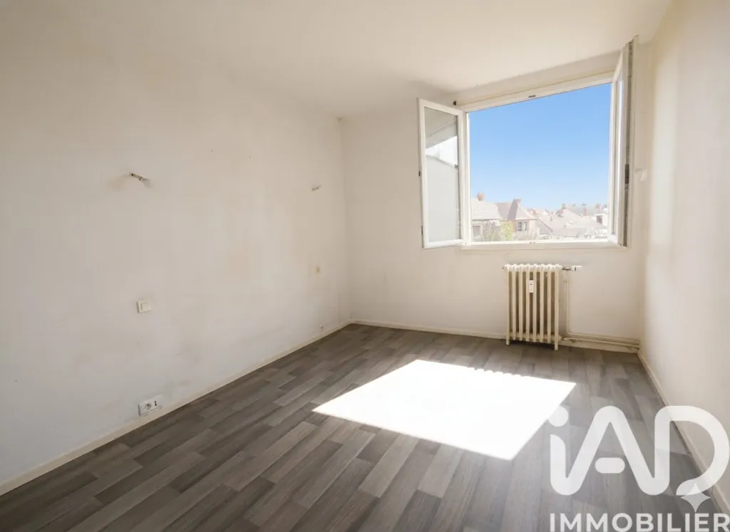 Pièces - Appartement 3 Pièces avec Potentiel à Montluçon Centre