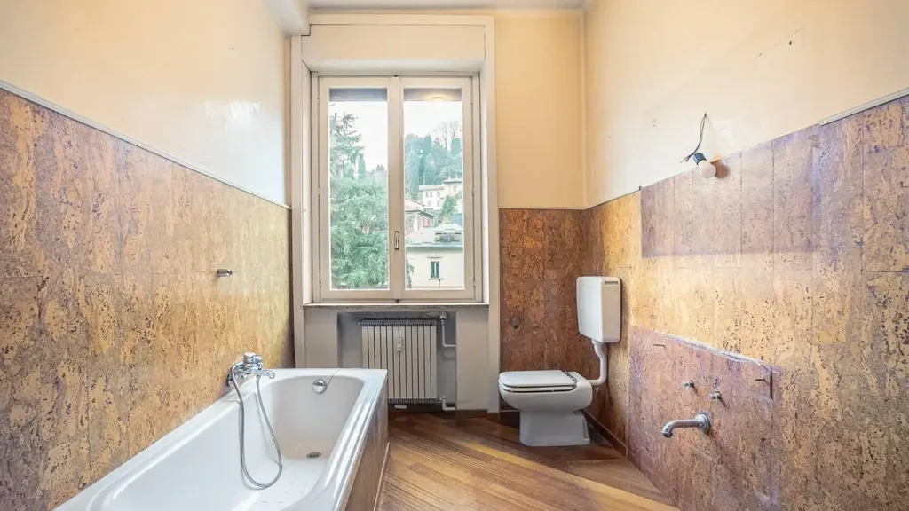 Salles de bain - Appartement 5 pièces à IT