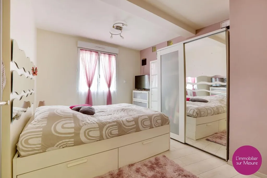 Bedrooms - House with Rooftop in Fontenay-sous-Bois