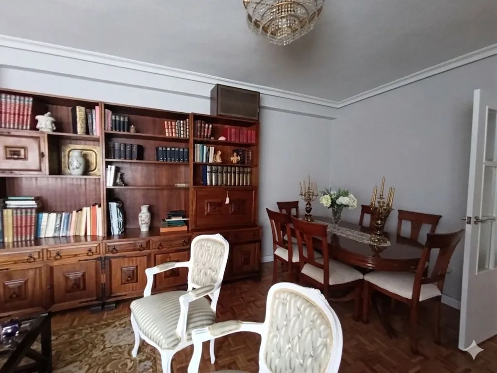 Salle à manger - Fully Furnished Flat with Balcony in Centro-Calatrava