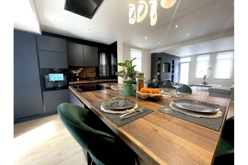 Salle à manger - Appartement à Mont-sur-Marchienne, Charleroi
