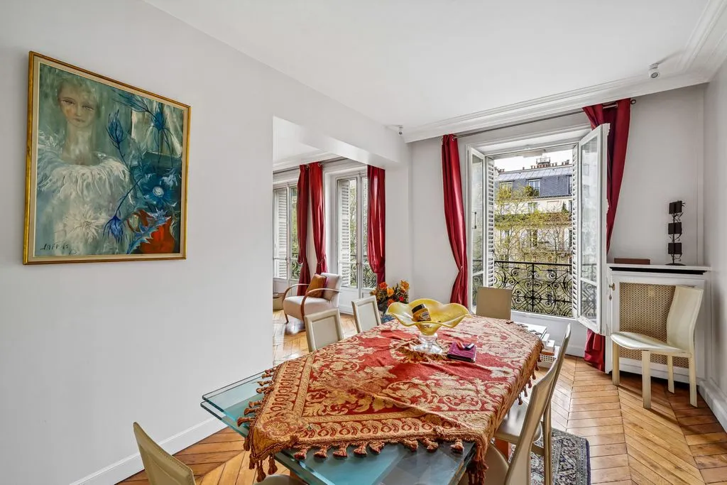 Söögituba - Luxury Apartment with Courtyard View in Paris 7