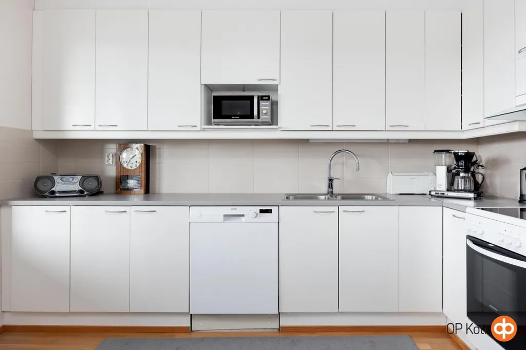 Cucina - Apartment with Large Balcony in Central Location
