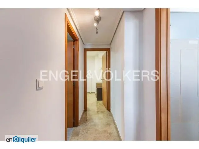Esik - Apartment with Garage in Russafa–Eixample, Valencia