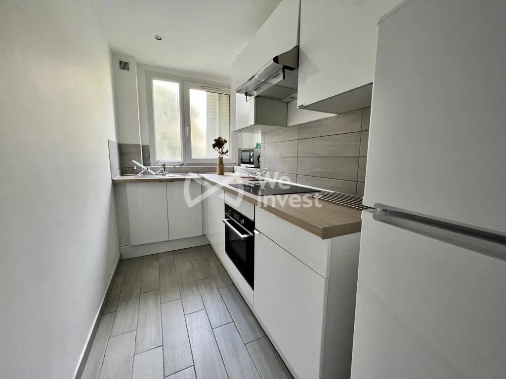 Köök - Modern 4-Piece Flat with Private Parking in Colombes