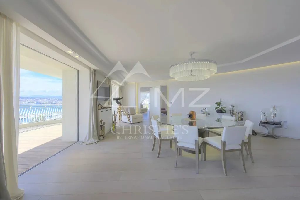 Salle à manger - Penthouse Unique avec Vue Panoramique sur la Croisette à Cannes