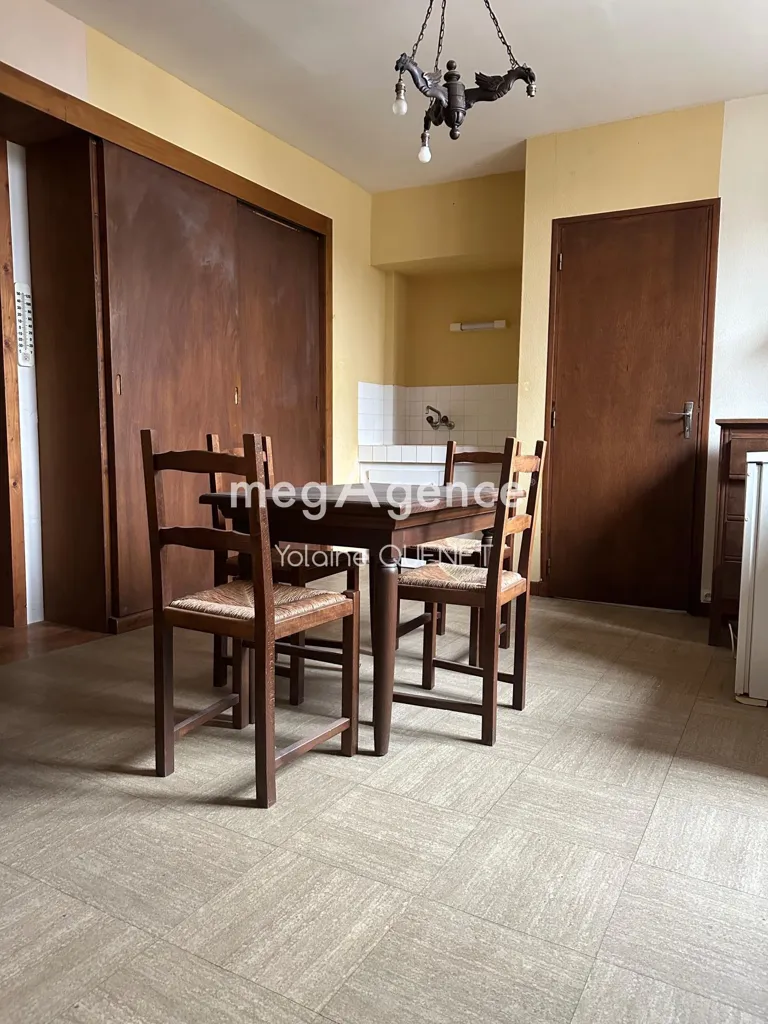 Sala da pranzo - Ground Floor Flat with Village Centre Location