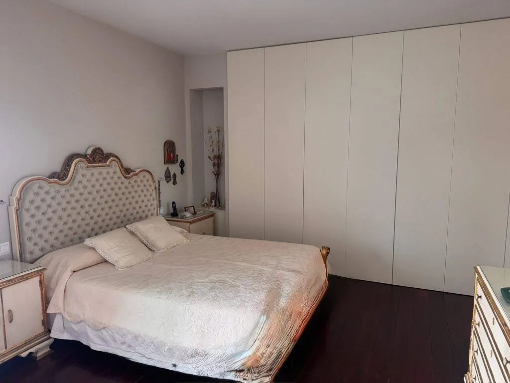 Bedrooms - Luxury Flat with Pool on Arroyofresno Street, Madrid