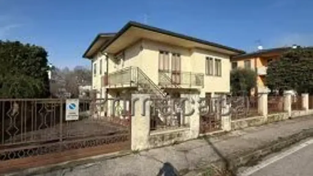 Exterior - Villa with Private Garden in Legnago
