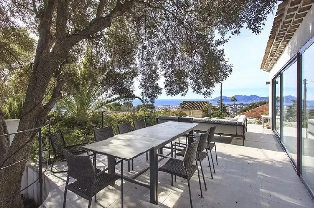 Terrasse - Villa de luxe avec piscine à Cannes