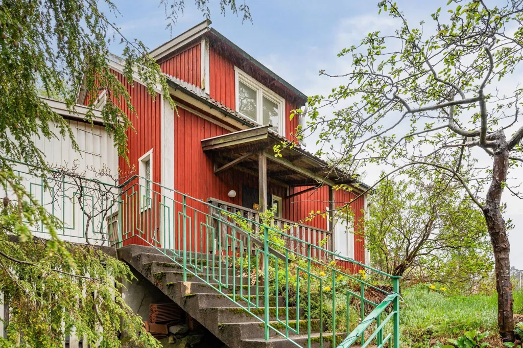 Välivaade - Villa with Development Potential in Snättringe
