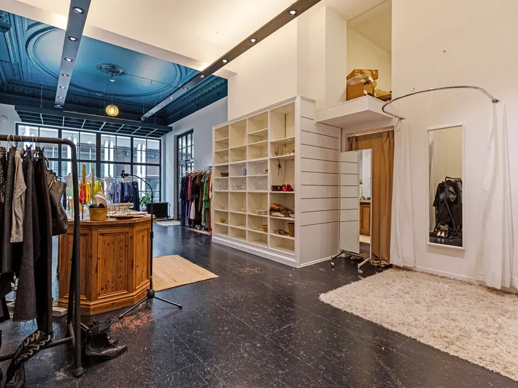 Toad - Commercial Ground Floor in Antwerp City Centre