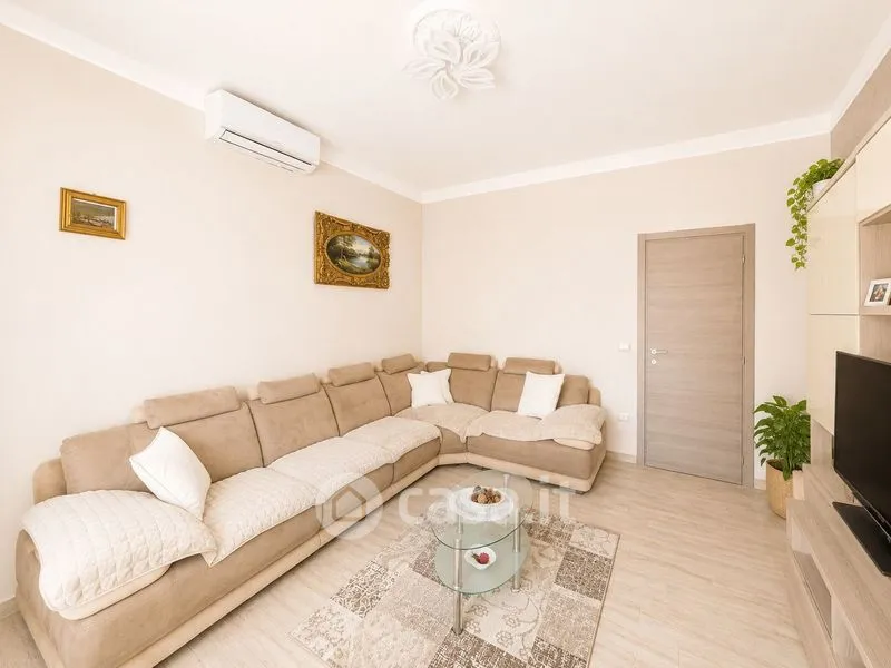 Séjour - Fully Rented Trilocale with Balcony in Vercelli