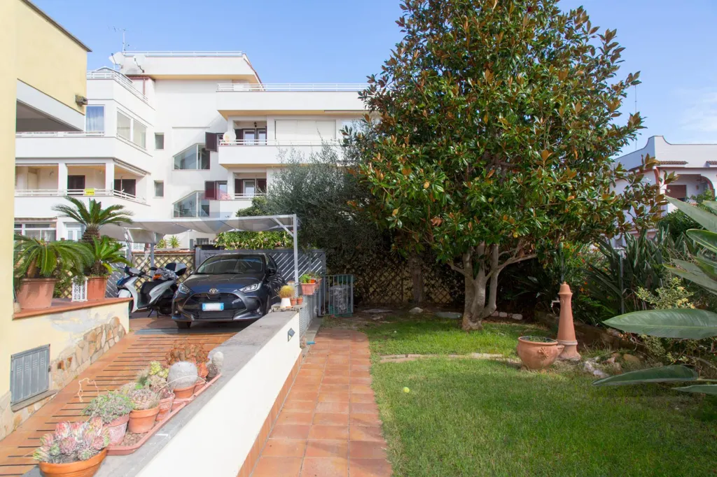 Terrasse - Bifamiliar Villa with Terrace in Anzio