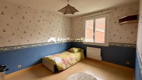 Chambres - Villa avec Piscine et Sous-sol à Mazamet