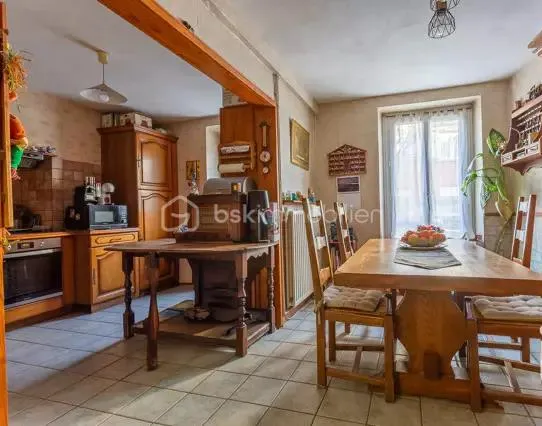 Dining Room - Charming 1890 House with Terrace in Grigny