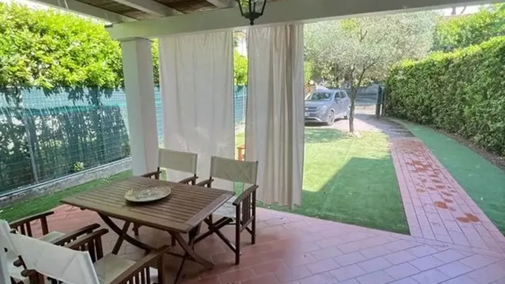 Terrass - Villa with Garden near Forte Dei Marmi