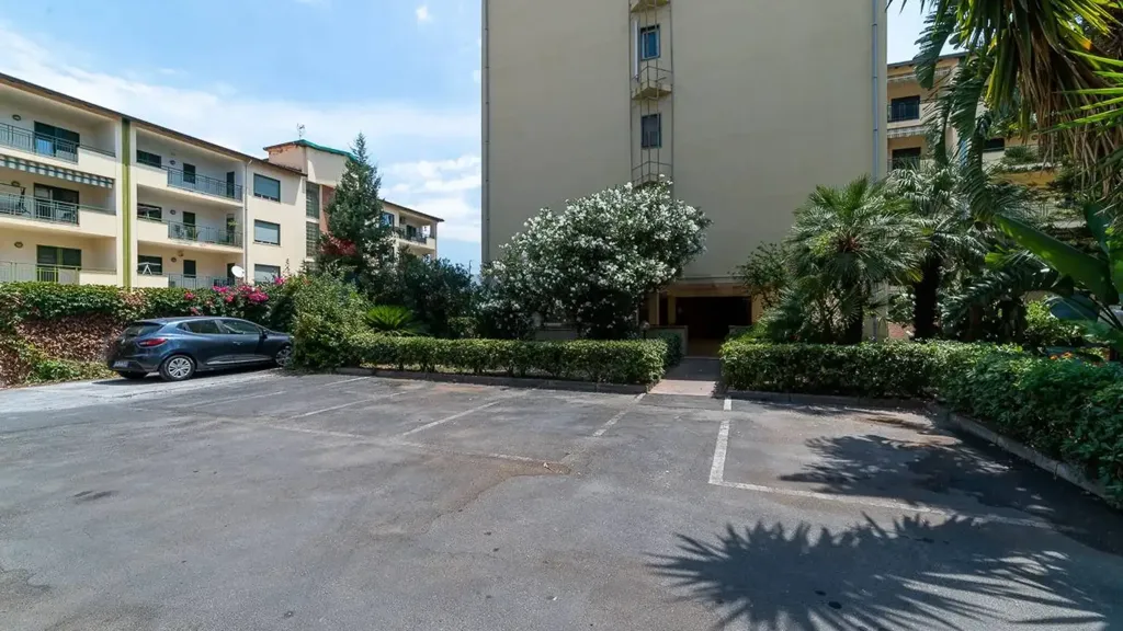 Exterior - Spacious Apartment with Large Terrace in Catania