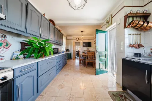 Cuisine - Charming House with Fruit Trees in Private Setting