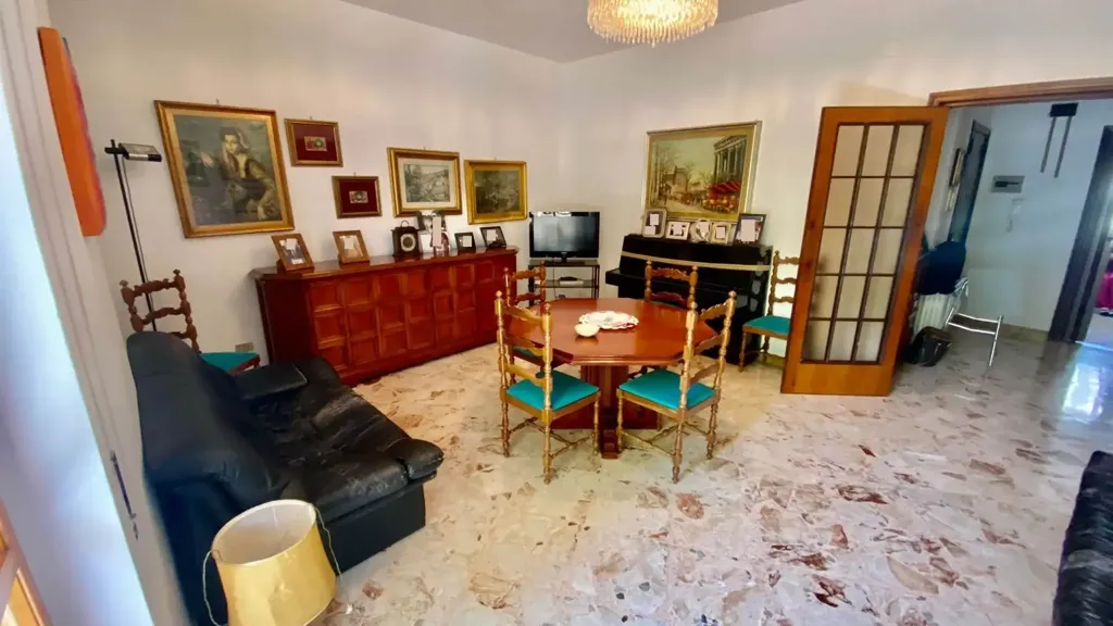 Appartement 4 pièces à IT