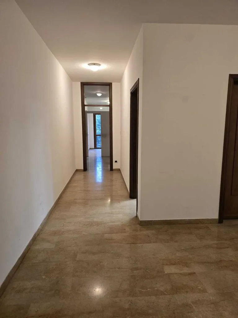 Ingresso - Spacious 3-Bedroom Apartment in Erba