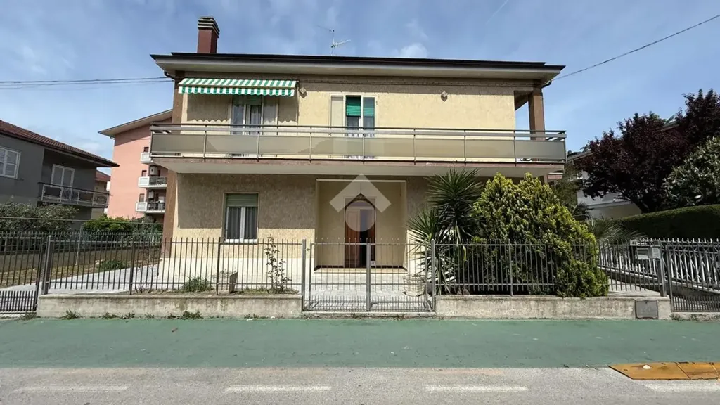 Esterno - Two-Level Villa with Garden in Sambuceto