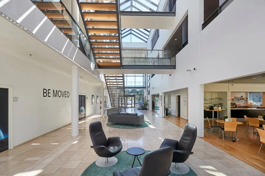 Entrée - Flexible Office Space with Atrium in Ballerup