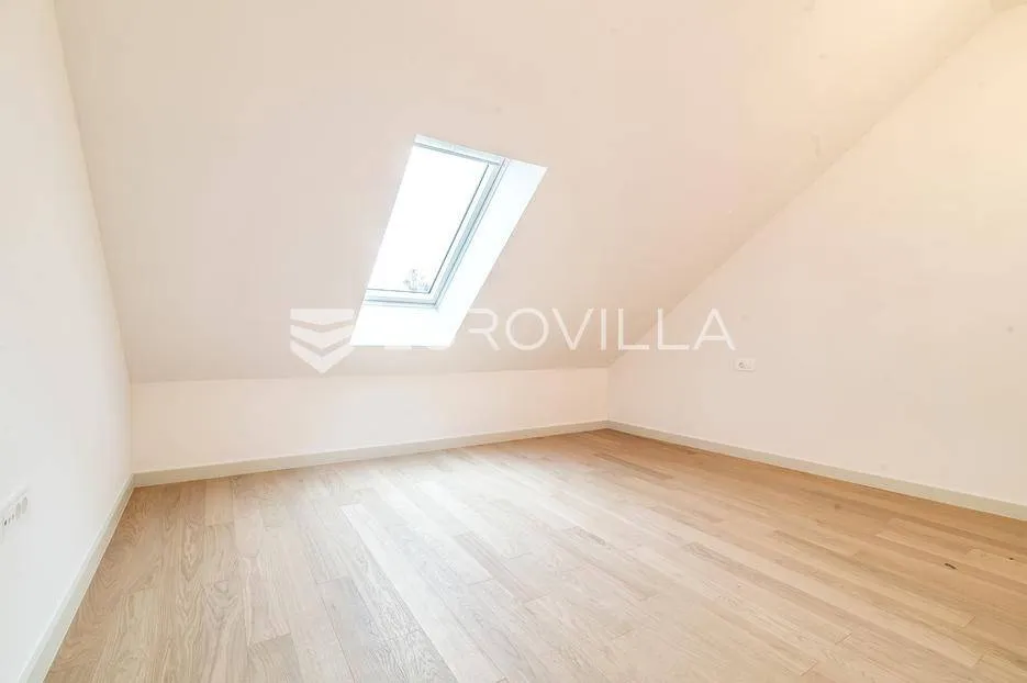 Stanze - Modernised Apartment with Balcony in Samobor Centre