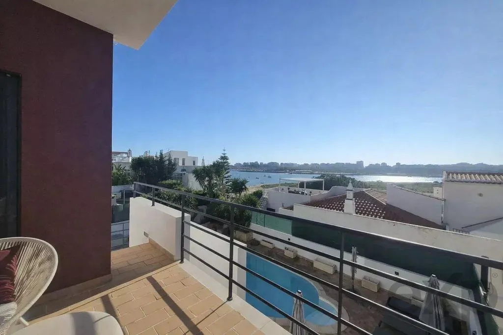 Rõdu - Luxury Triplex with Pool in Ferragudo