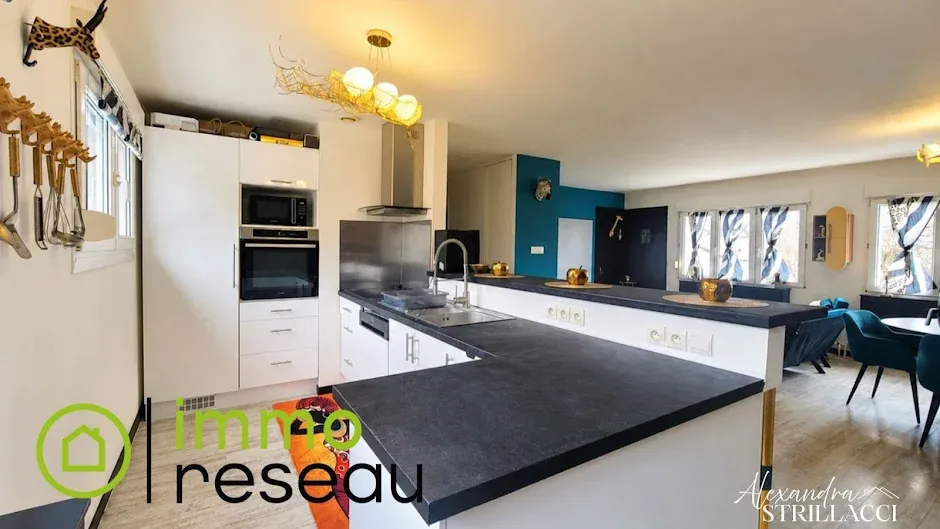 Cuisine - Maison 2 Appartements à Forbach, Proche Frontière
