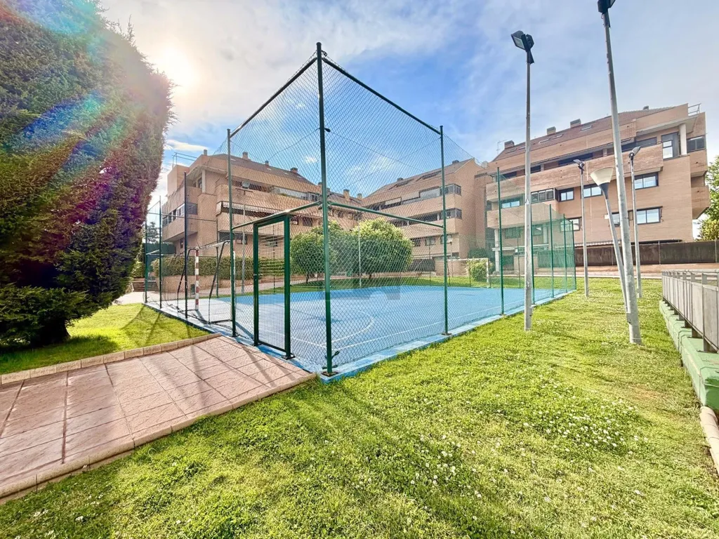 Bassein - Modern Flat with Terrace in Prado de Somosaguas