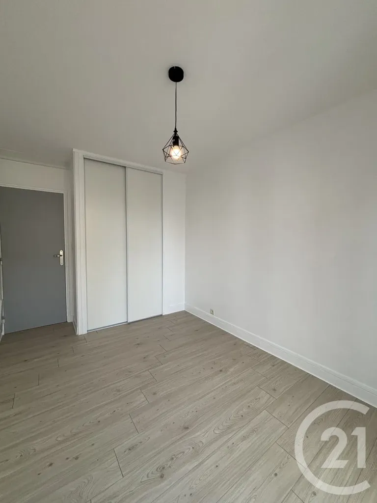 Chambres - Appartement 3 Pièces avec Balcon à Moulins