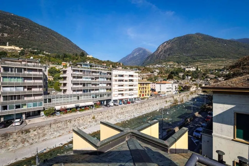 Rõdu - Luxury House with Garden in Sondrio
