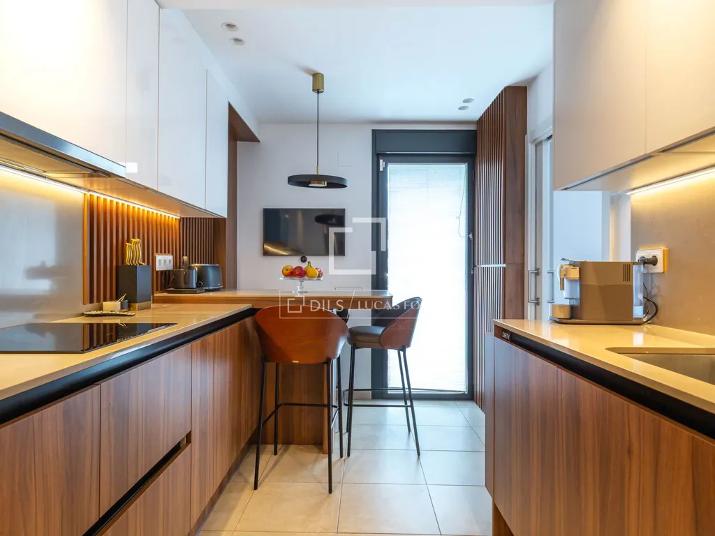 Cuisine - Modern Apartment with Terrace in Sant Just Desvern