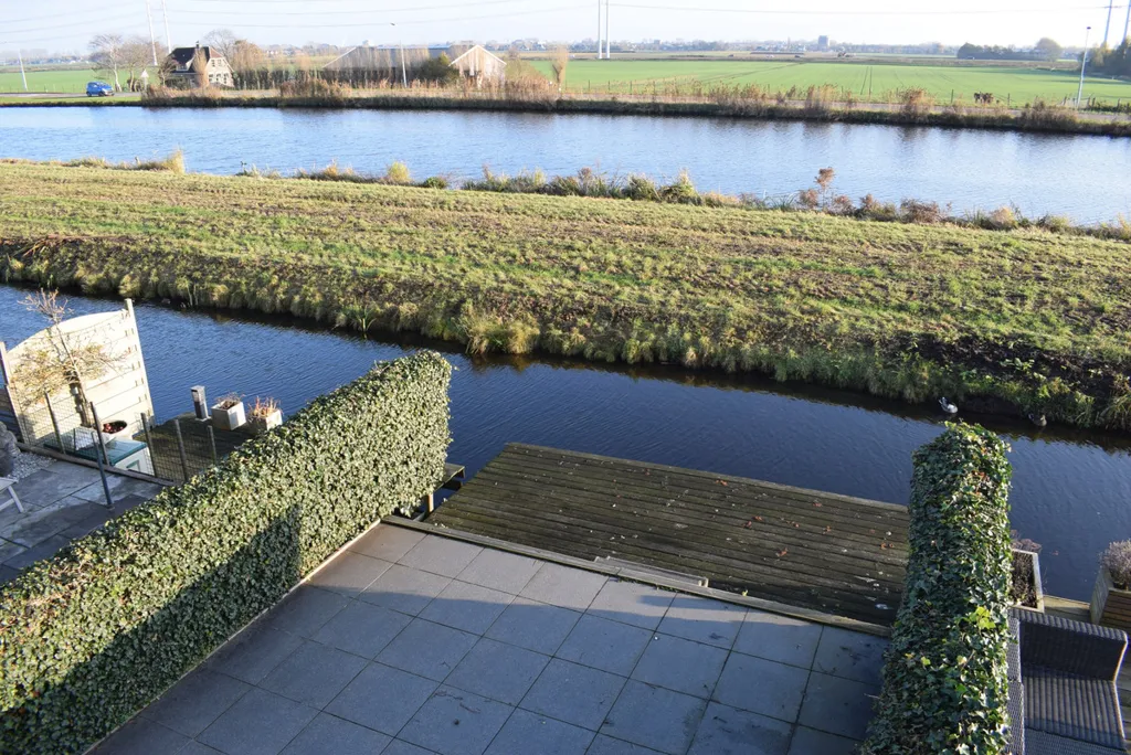 Aed - Family House with Waterfront in Hillegom