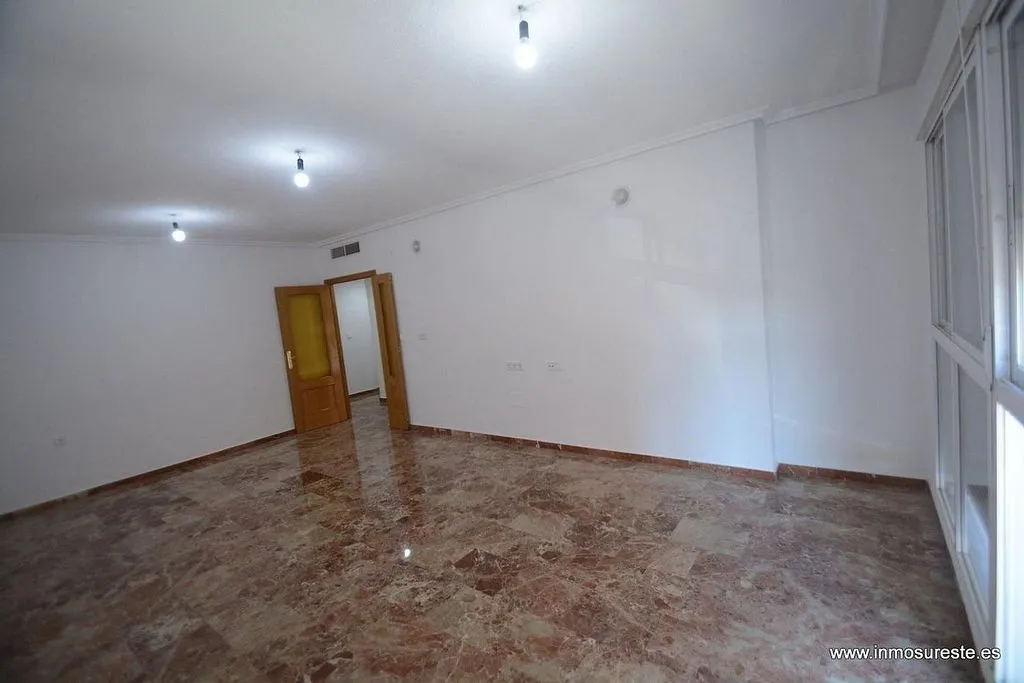 Pièces - Contemporary Flat with Private Patio in Orihuela