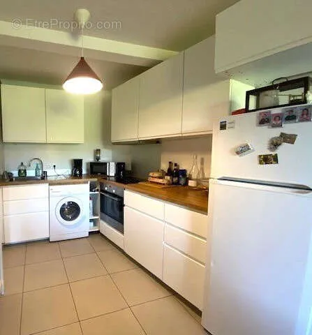 Köök - Spacious 3-Bed Flat with Large Terrace in Recent Residence