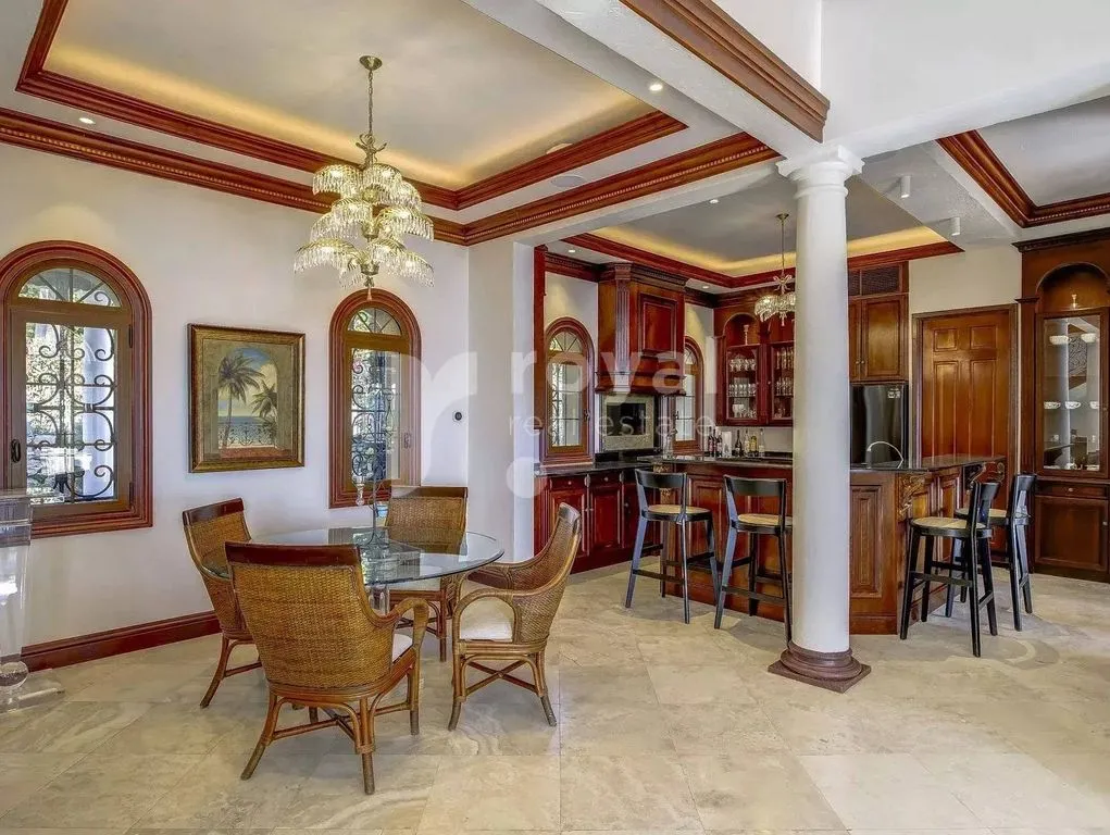 Salle à manger - Villa Luxueuse avec Piscine à Mougins