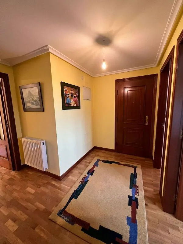 Esik - Duplex with Ascender in Nava