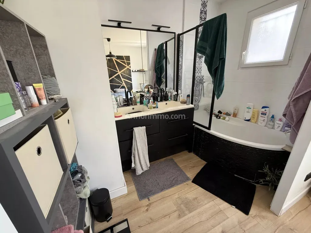 Bathrooms - Villa with Garden near Nébian